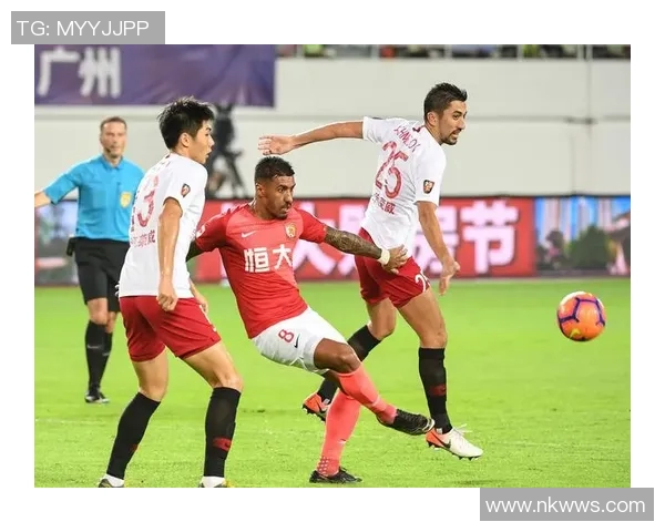 广州富力与广州恒大激战正酣谁能在这场城市德比中笑到最后 广州富力与广州恒大激战正酣谁能在这场城市德比中笑到最后